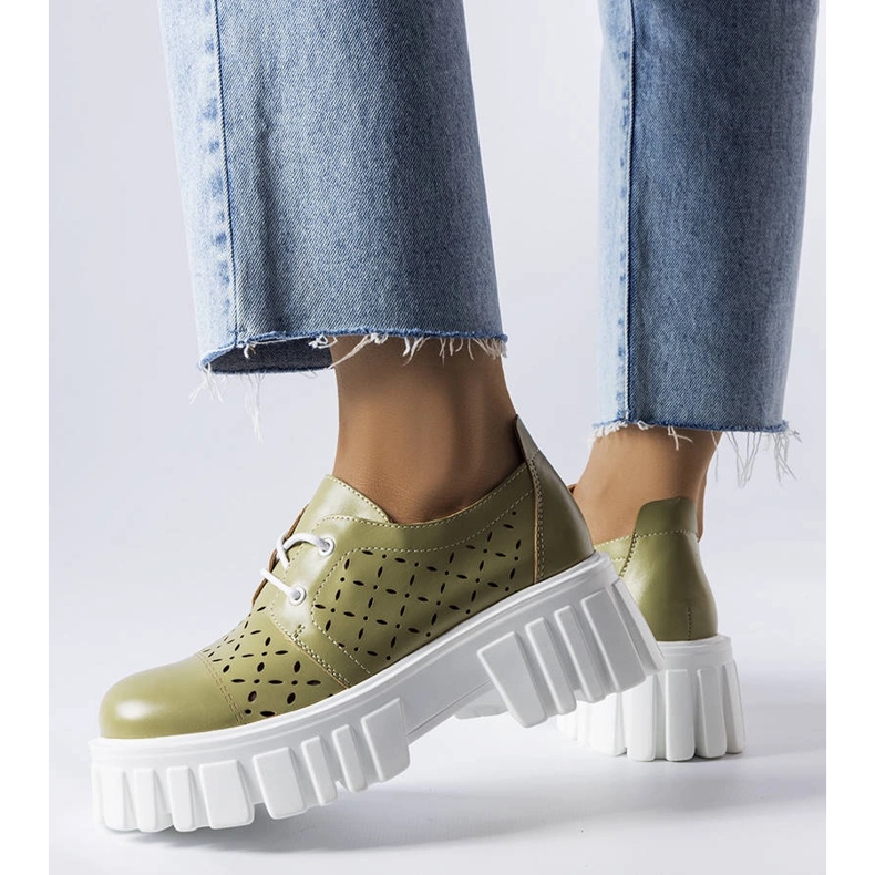 Scarpe enormi traforate verdi di Camus verde 1