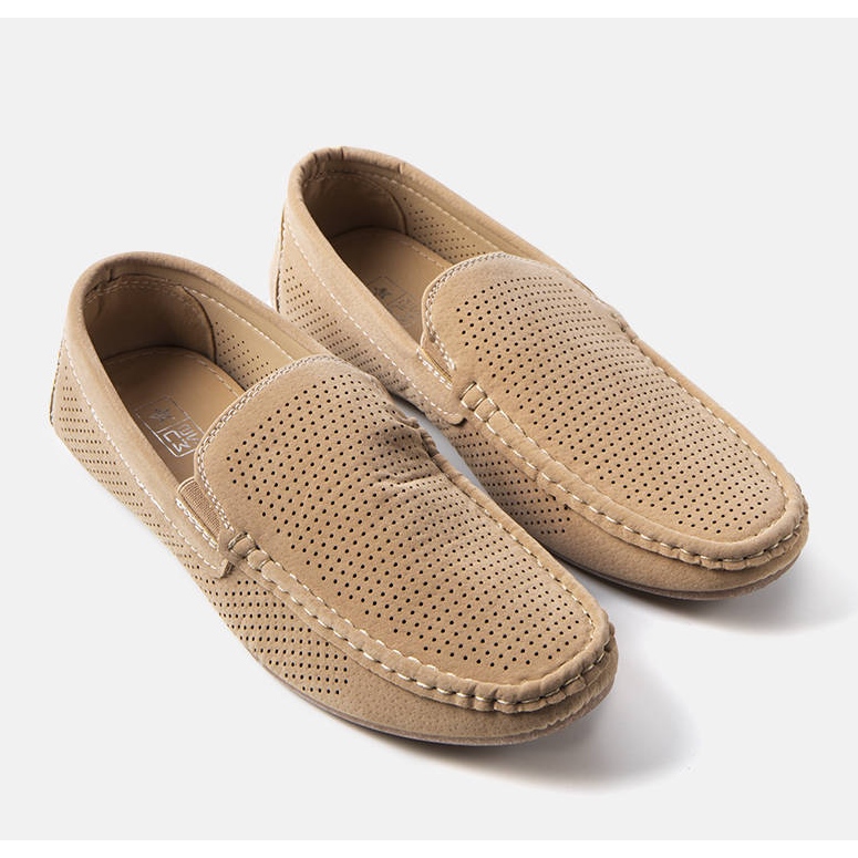 News Mocassini da uomo beige con perforazione di Laberge 1