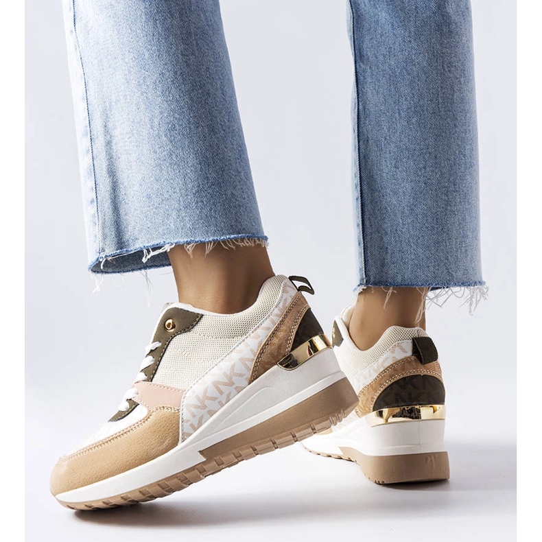 Sneakers beige con inserti decorativi di Mireault 1