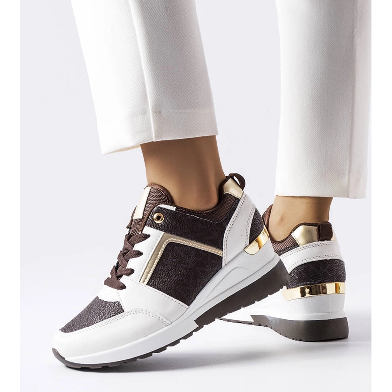 Sneakers con zeppa marroni e bianche di Desche bianco 1