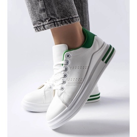 Sneakers bianche con un accento verde di Davisson bianco 1