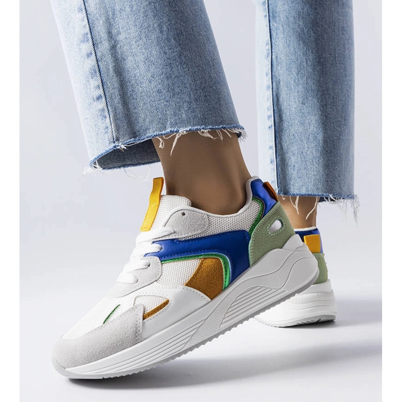 Sneakers bianche realizzate in materiali misti di Riel bianca 1
