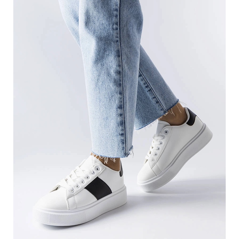Sneakers bianche con striscia nera di Aurélie bianca 1