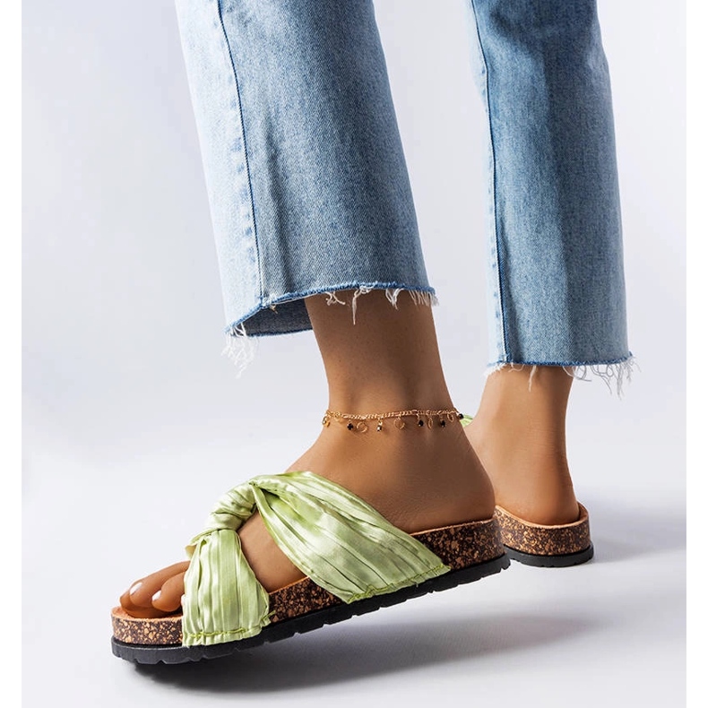 Pantofole verdi decorate con tessuto Fresne verde 1