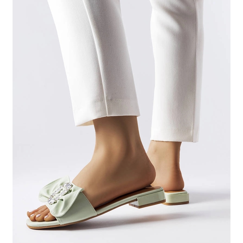 Pantofole eleganti verdi con strass di Fifi verde 1