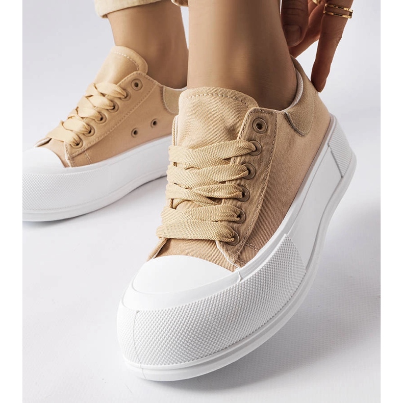 Sneaker beige con plateau di Josseaume 1