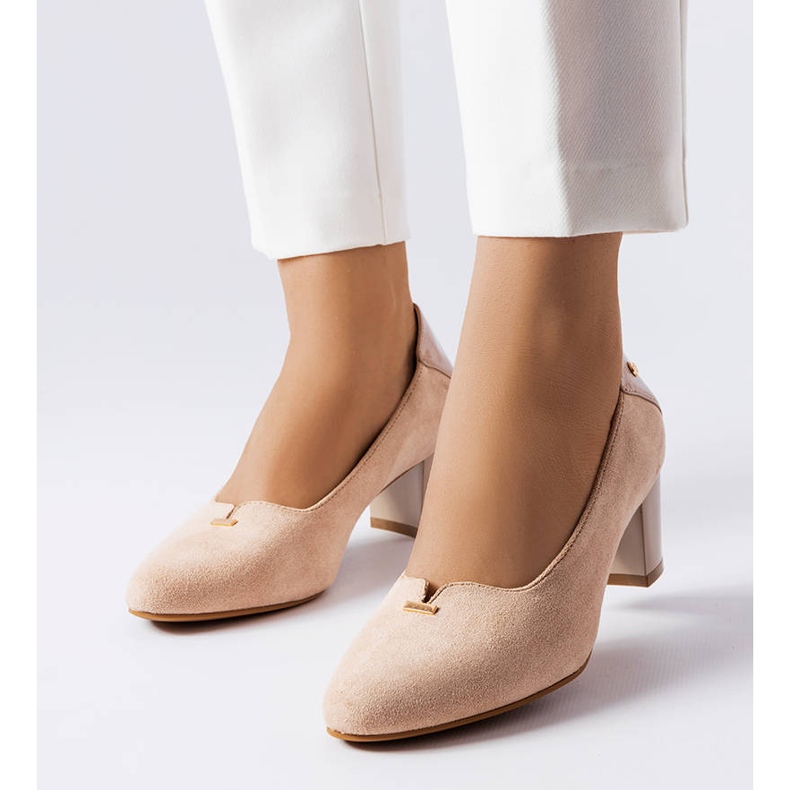 Eleganti décolleté beige di Vinceza 1