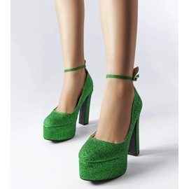 Décolleté in broccato verde di Bellamy 1