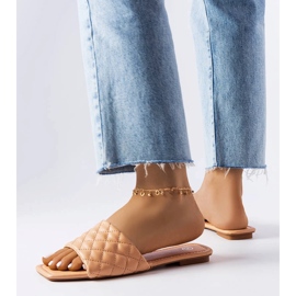 Eleganti pantofole rosa con trapuntatura di Labrie 2
