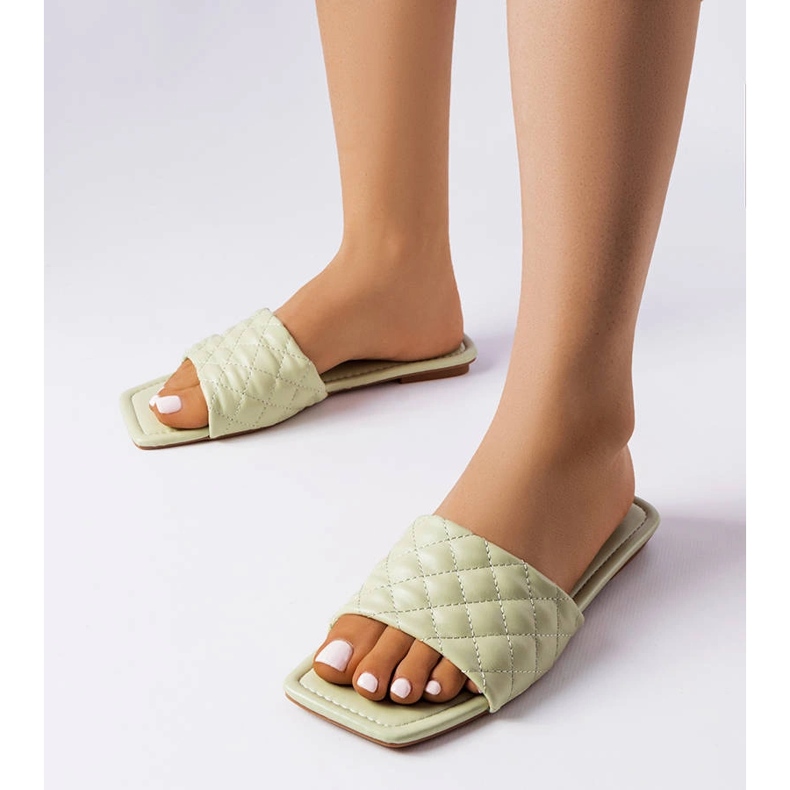 Pantofole eleganti verdi con trapuntatura di Labrie verde 1