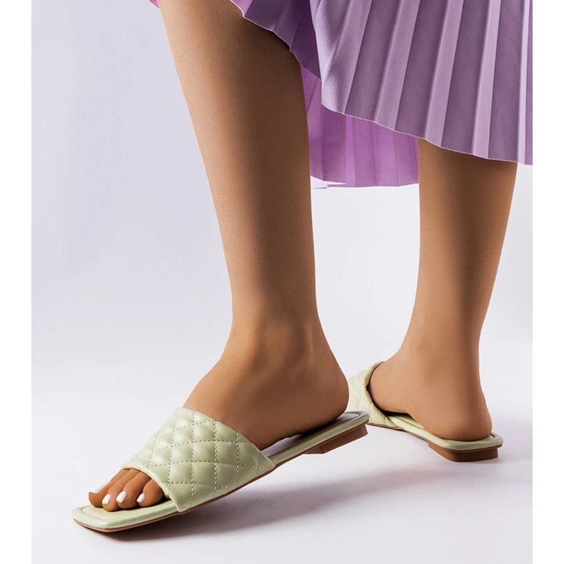 Pantofole eleganti verdi con trapuntatura di Labrie verde 2