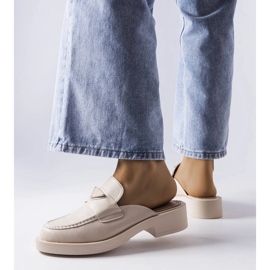 Ciabatte chiuse in punta beige Berkshire 1