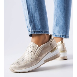 Sneaker dorate con zeppa traforata di Vernon d'oro 1