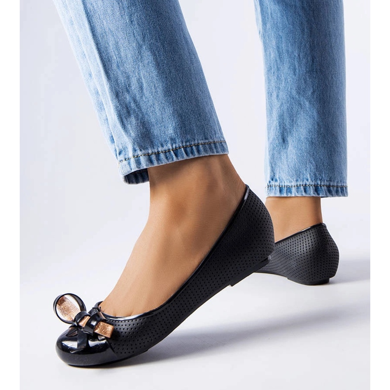 Ballerine nere decorate con un fiocco Harlingen nero 1