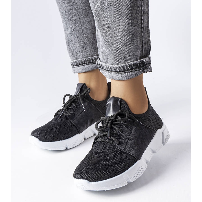 Sneakers nere con tomaia flessibile di Legnago nero 1
