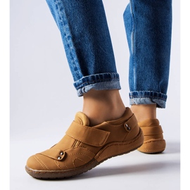 Scarpa stringata color caramello di Cinisello marrone 1