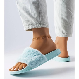 Ciabatte blu con pelliccia di Raffaele 1