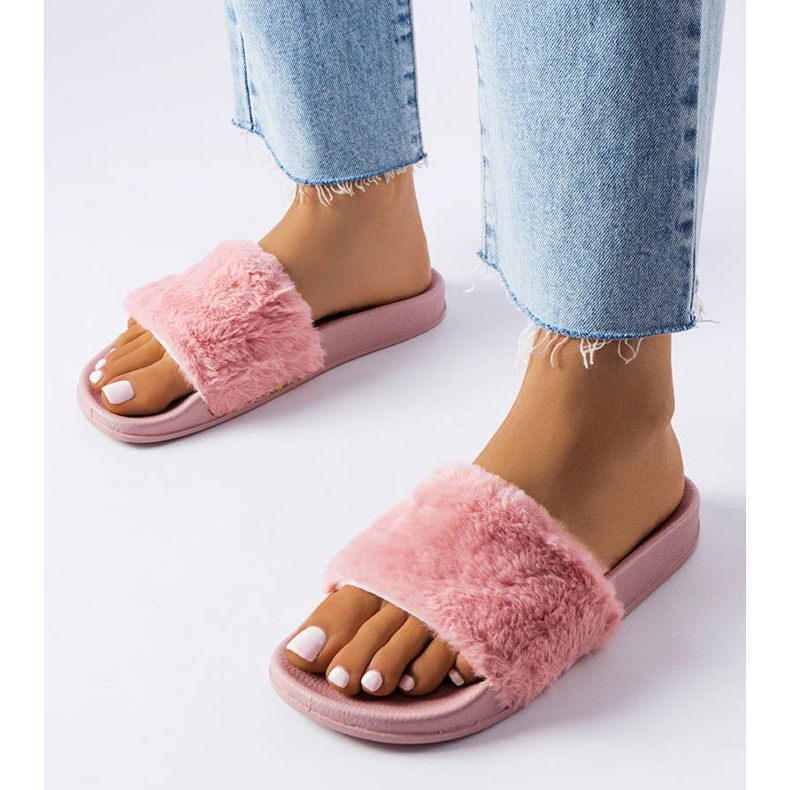 Ciabatte rosa con pelliccia di Raffaele 1