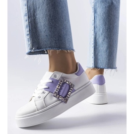 Sneakers bianche decorate con una fibbia Ike viola bianco 1