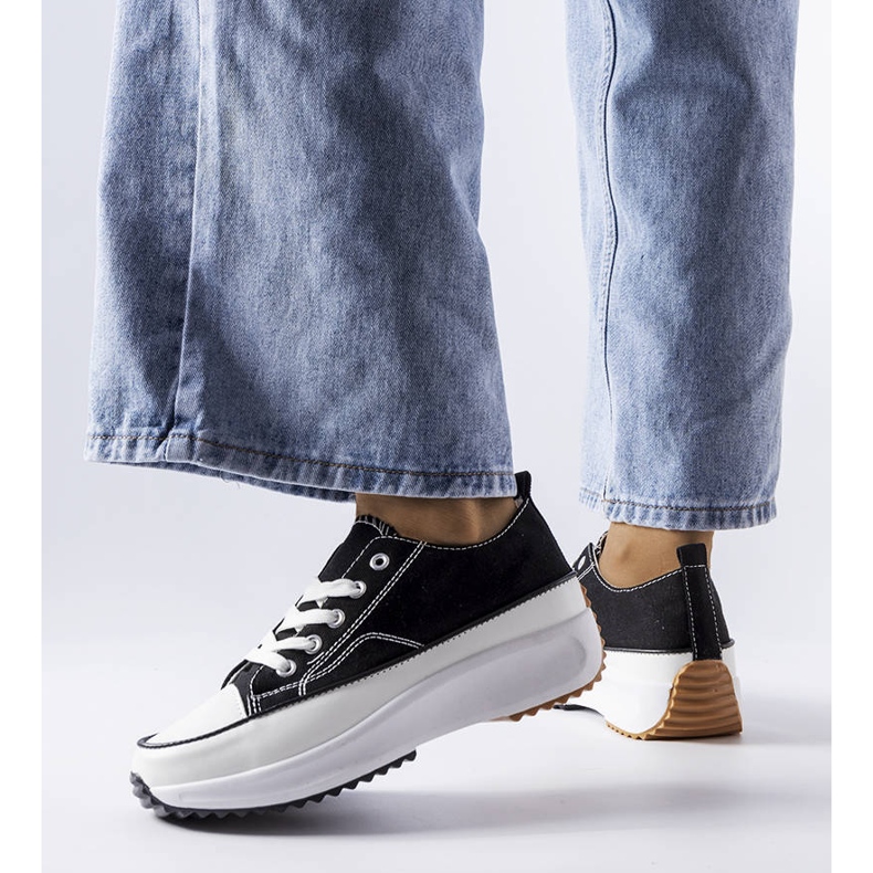 Sneakers sportive nere sulla piattaforma McKeylor nero 1
