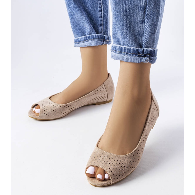 Ballerine traforate beige di Agate 1