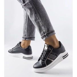 Sneakers nere decorate con strass Xarles nero 1