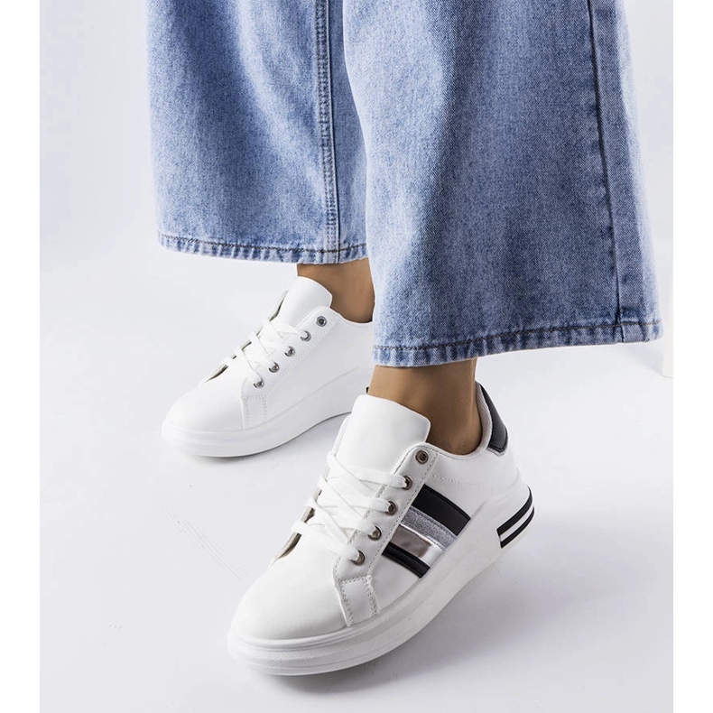 Sneakers con plateau bianche e nere di Sacaton bianca 1