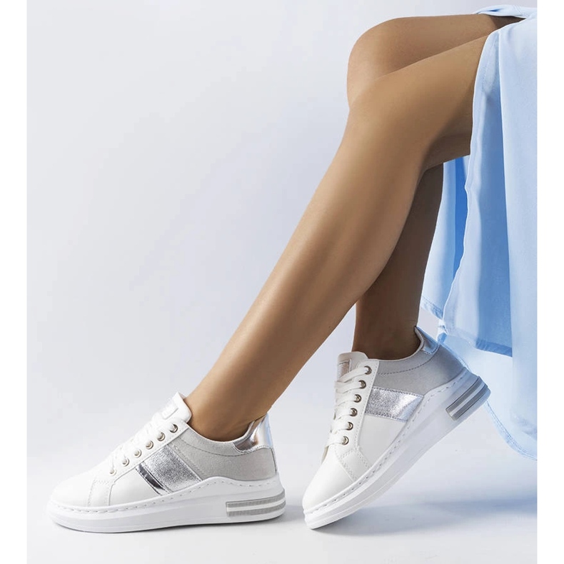 Sneakers bianche con inserti grigi di Deans bianco 1
