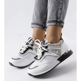 Sneakers bianche con elementi neri di Bedord bianco 1