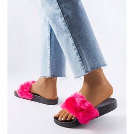 Pantofole rosa con pelliccia di Genevre 2