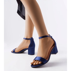 Sandali blu navy con tacco basso di Bingamon 1