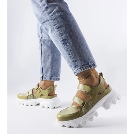 Sneakers verdi su una suola massiccia di Djurs verde 1