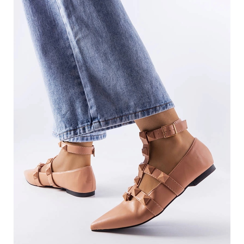 Ballerine beige con una spettacolare chiusura Blur 1