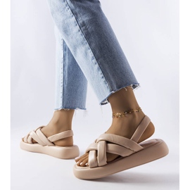 Ciabatte beige con plateau di Primeau 1