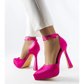 Décolleté rosa con tacco alto di Dallas 1