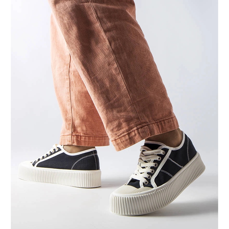 Sneaker Castanthei nere con plateau nero 2