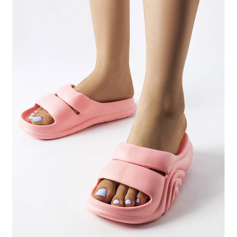 Pantofole in gomma rosa di Geneve 1
