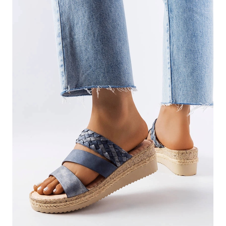 Sandali con zeppa blu di Boston 1