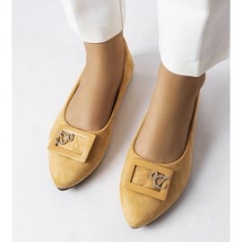 Ballerine beige decorate con strass di Fleming 1