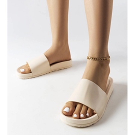 Ciabatte in gomma beige di Sabourin 1