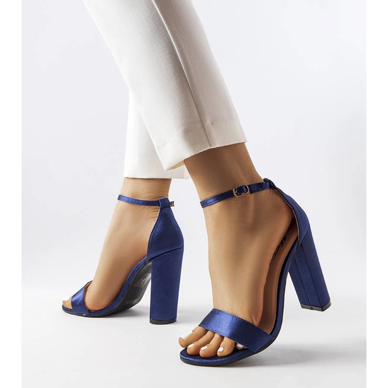 Sandali blu navy con tacco alto di Rive 1