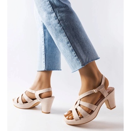 Sandali a blocchi beige di Monjeau 1