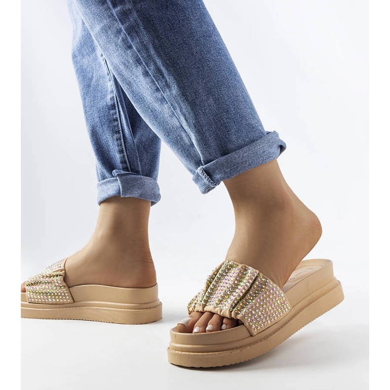Sandali beige con plateau e zirconi di Franet 1