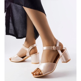 Sandali d'oro sul palo di Vinceza beige 1