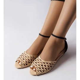 Sandali traforati beige con zirconi di Avice 1