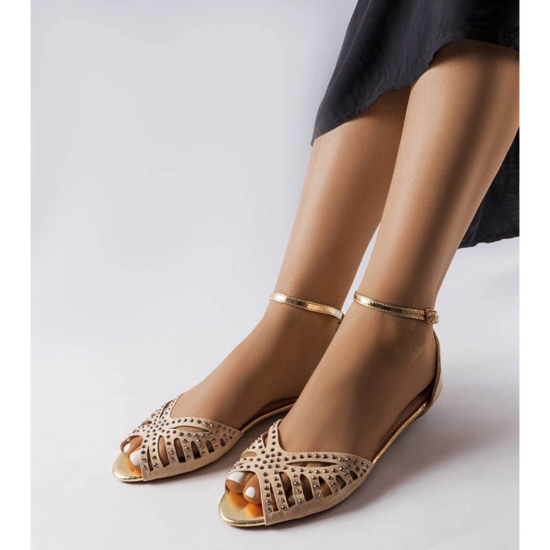 Sandali traforati beige con zirconi di Aubrette 1