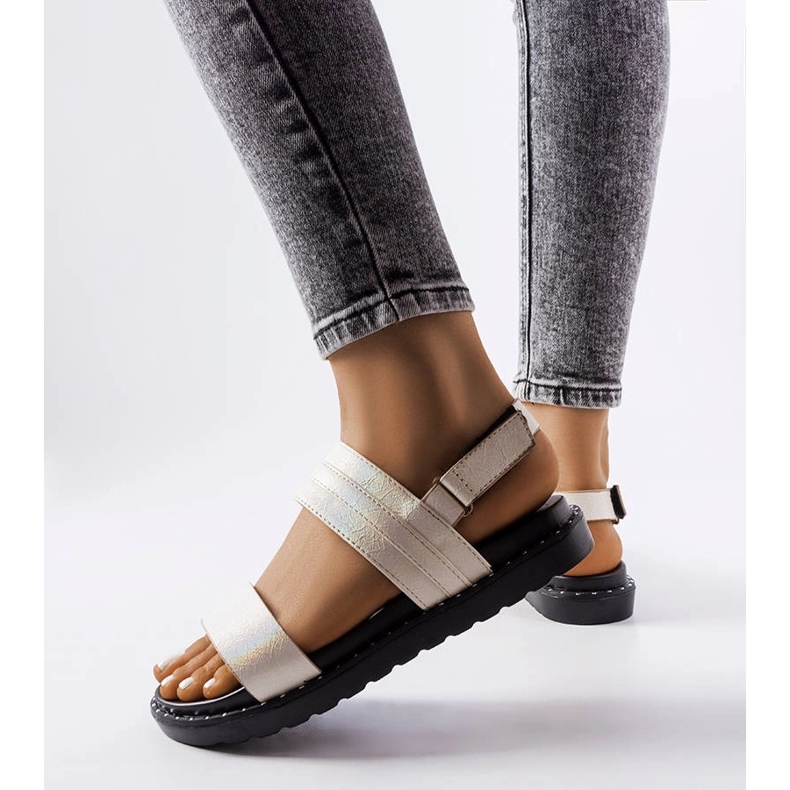 Sandali lucidi beige di Felicienne 1