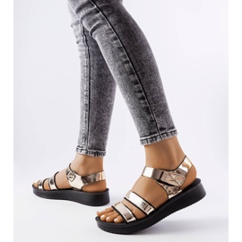 Sandalo Bris laccato oro d'oro 1