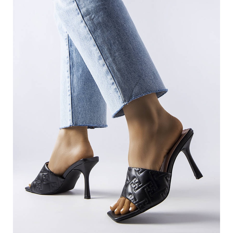 Eleganti sandali neri con tacco di Cambrina nero 2