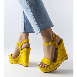 Sandali gialli con zeppa di Inala giallo 1